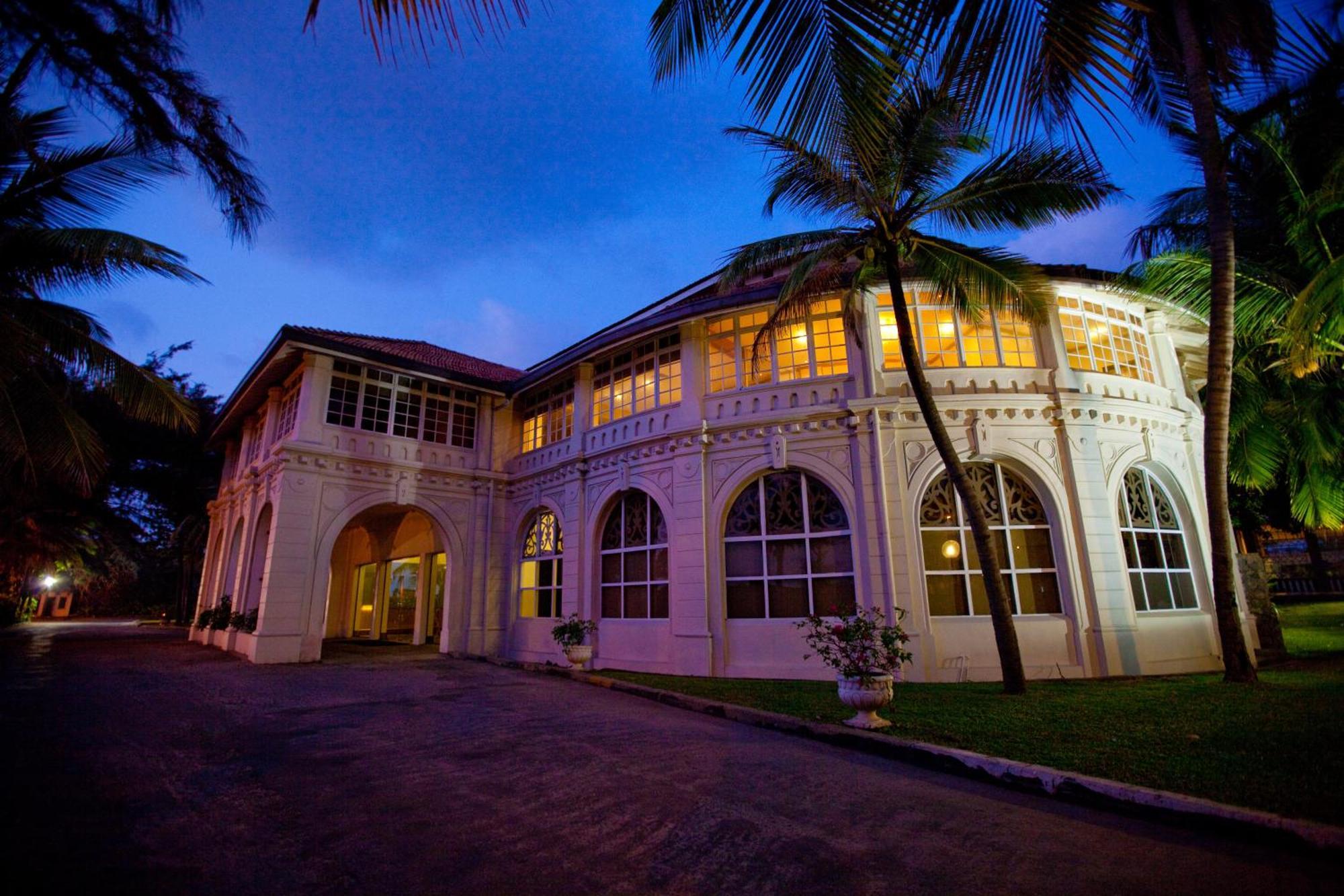 Отель Taj Samudra,